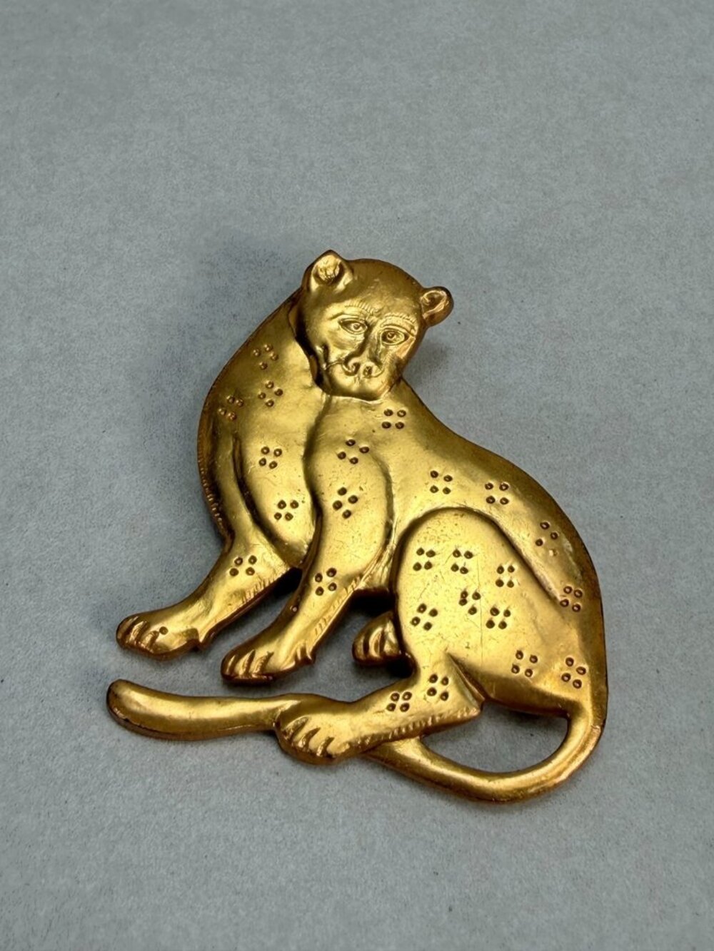 Vintage 1985 MMA Metropolitan Museum of Art Goldtone LEOPARD JAGUAR Pin Bro